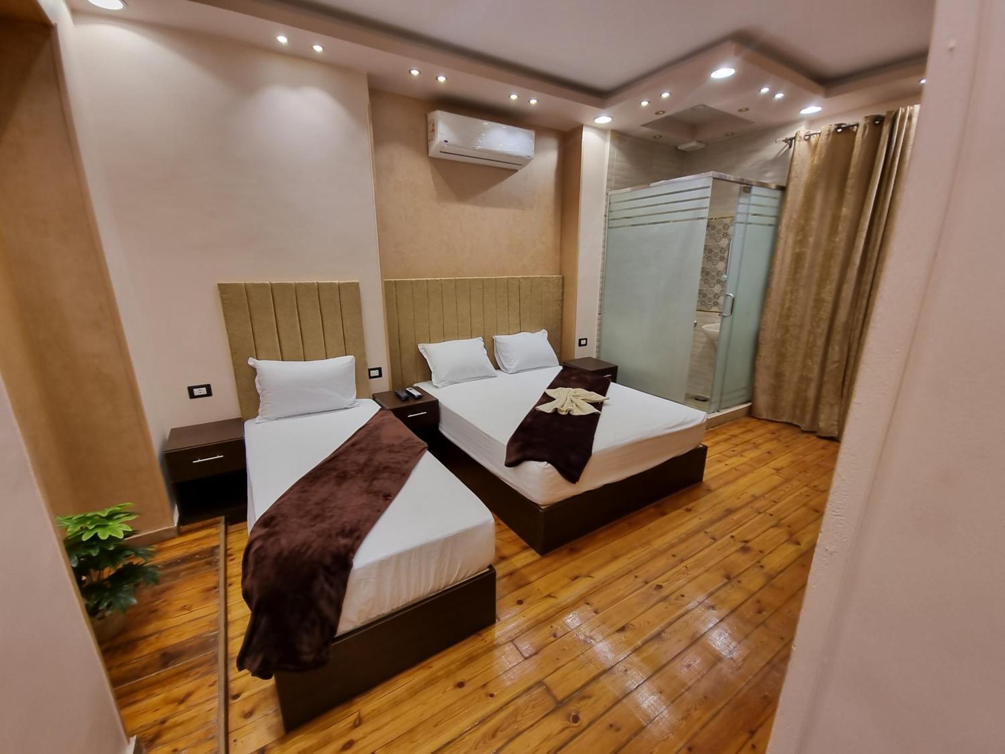 Hotel Alshawarbi Plaza 3*