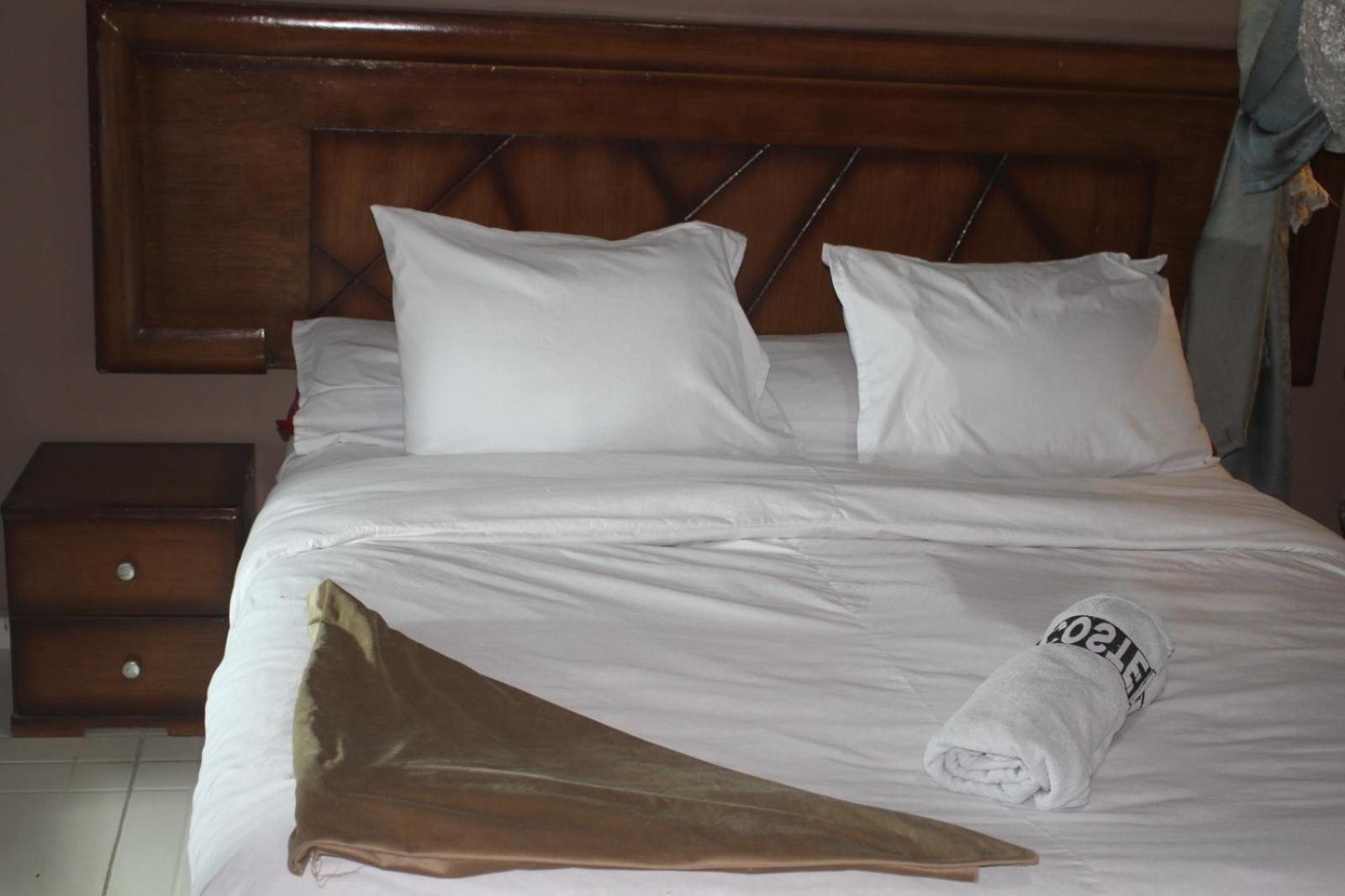 Alshawarbi Plaza Hotel 3*